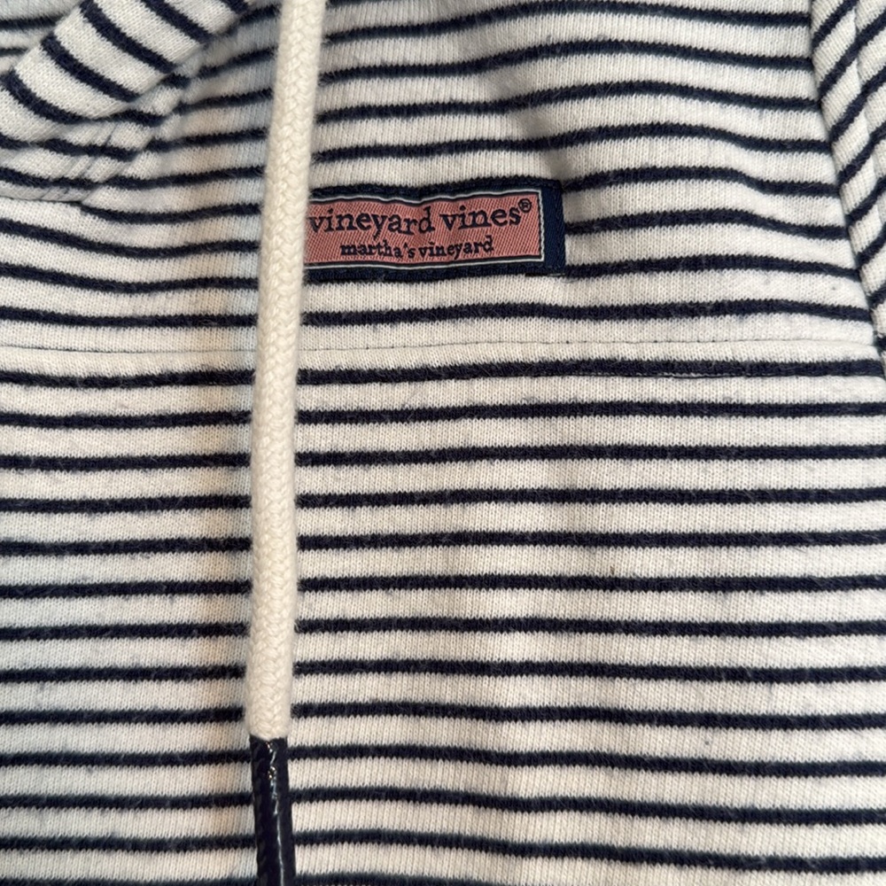 ☀️ Vineyard Vines Blue and White Striped Hoodie - Picture 3 of 5